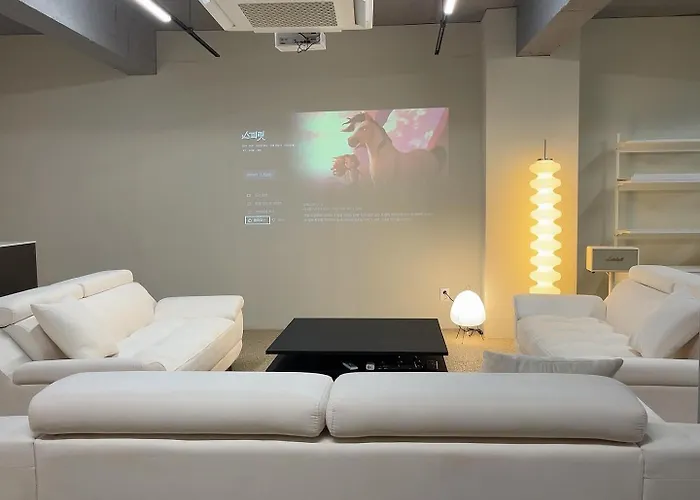 호스텔 부산 마노아 *